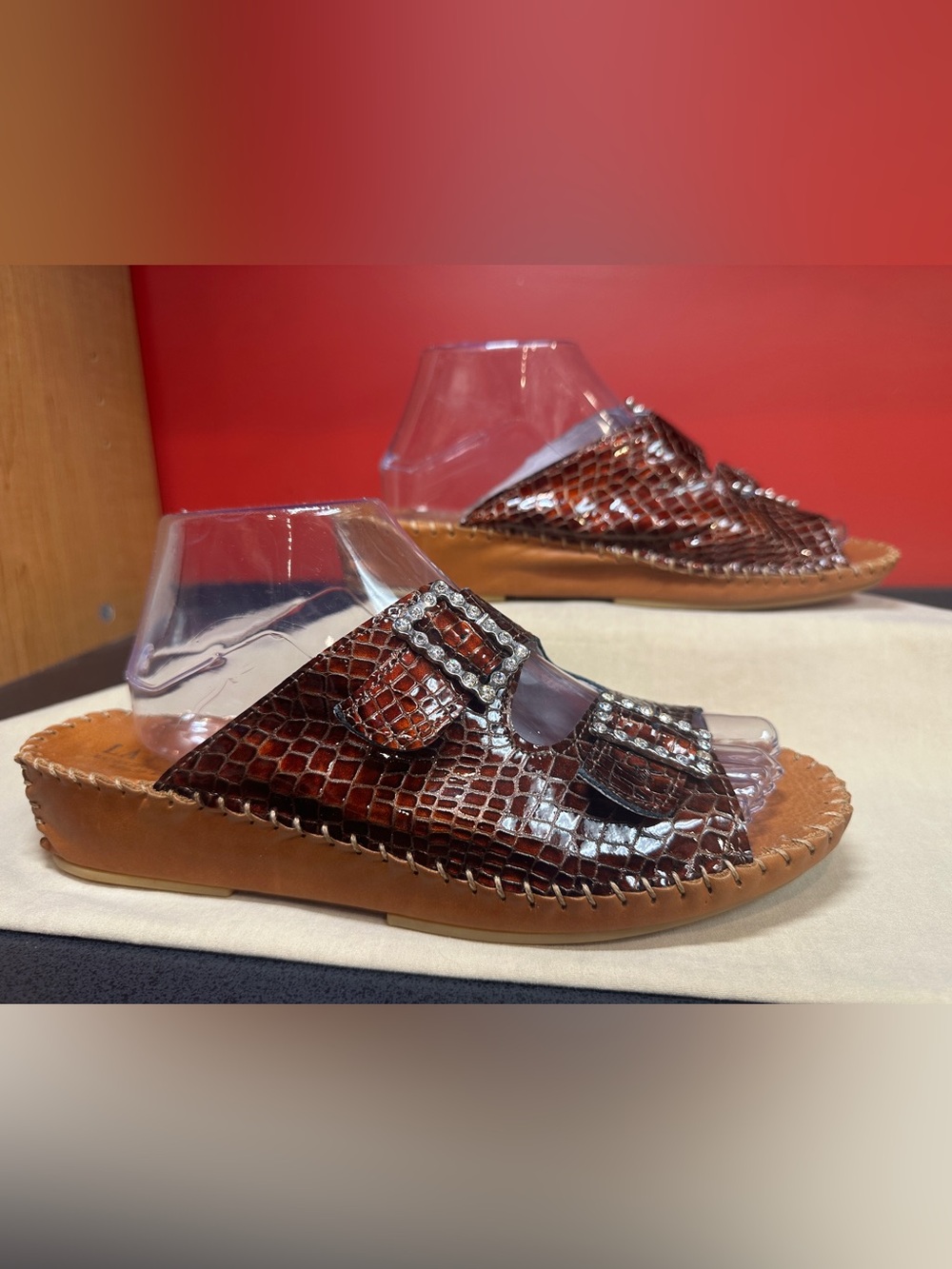 La Plume Croc Embossed Leather Slide Sandals Adj Strap Women’s Sz Eu41/US10.5-11 - Picture 3 of 15